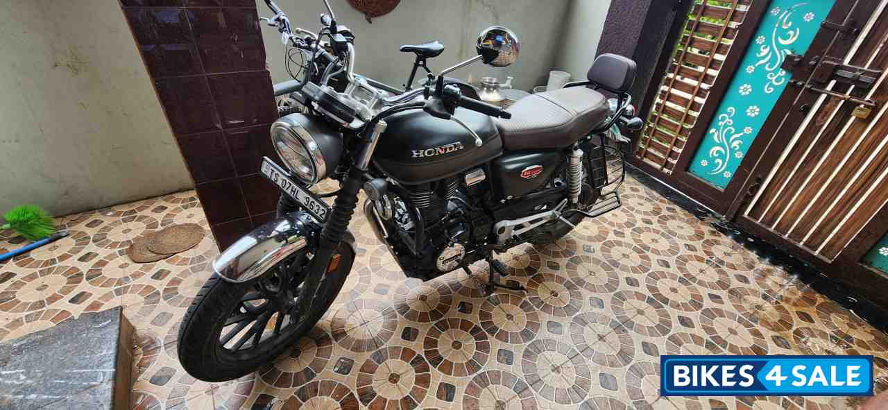 Matt Steel Black Meta Honda CB350