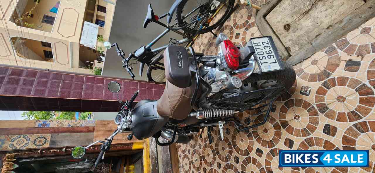 Matt Steel Black Meta Honda CB350