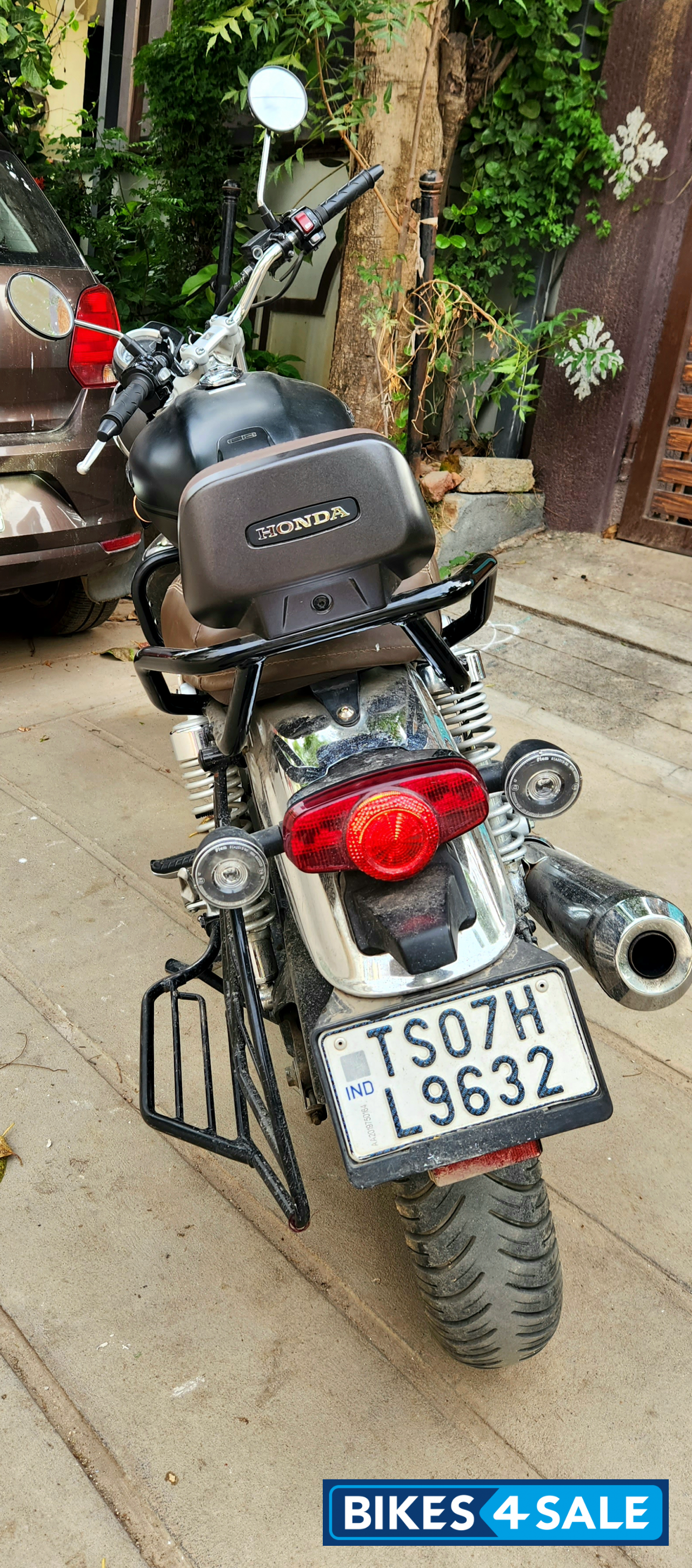 Matt Steel Black Meta Honda CB350