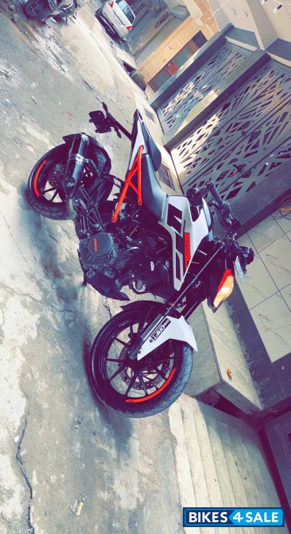 White KTM Duke 250