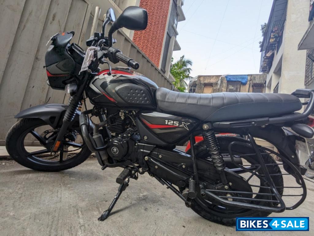 Black Bajaj CT 125X