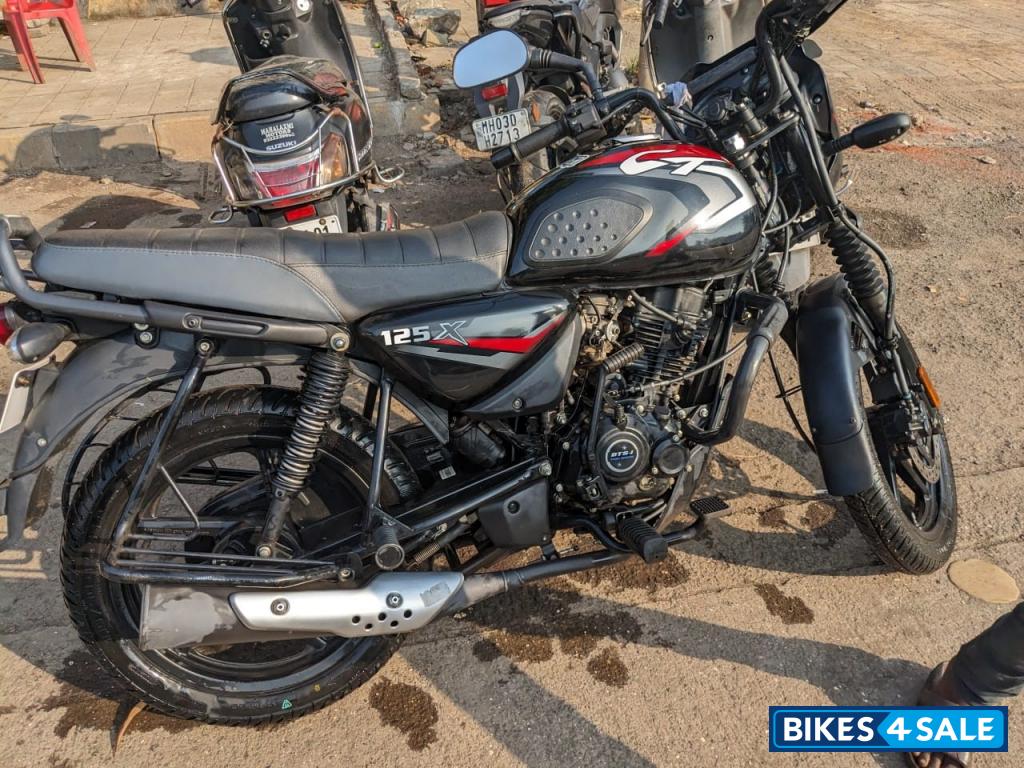 Black Bajaj CT 125X