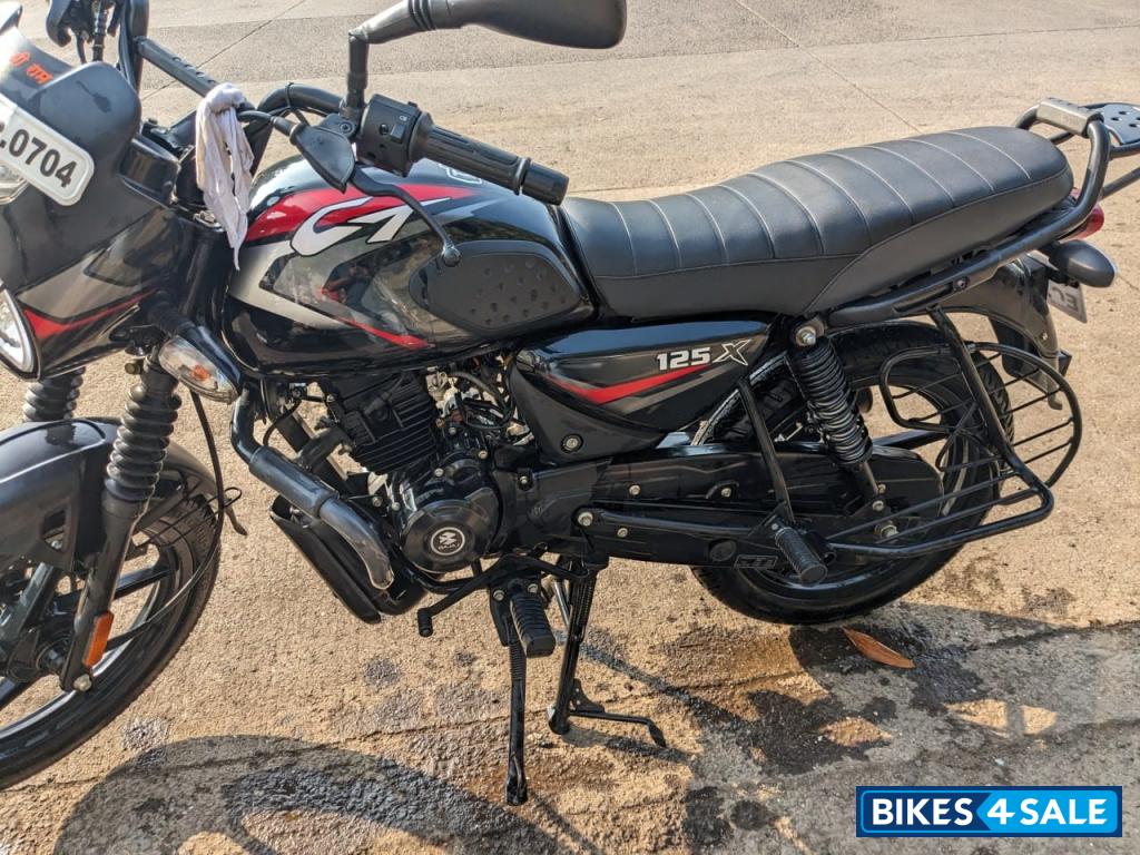 Black Bajaj CT 125X