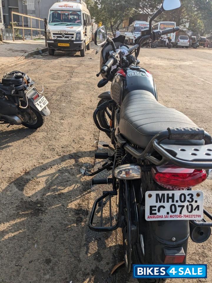 Black Bajaj CT 125X