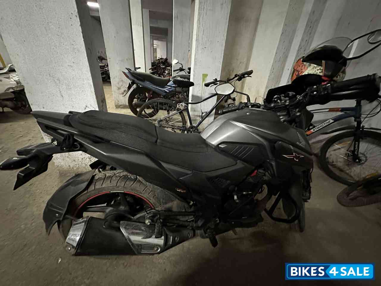 Grey Honda XBlade BS6 Grey Honda XBlade BS6