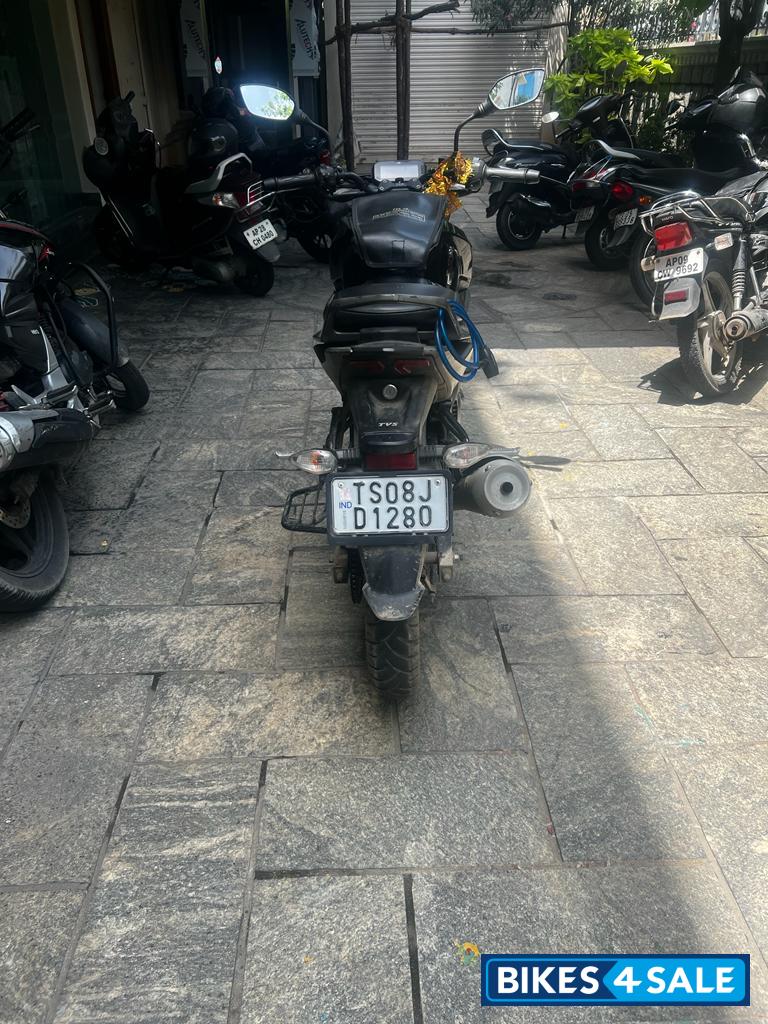 Black TVS Raider 125