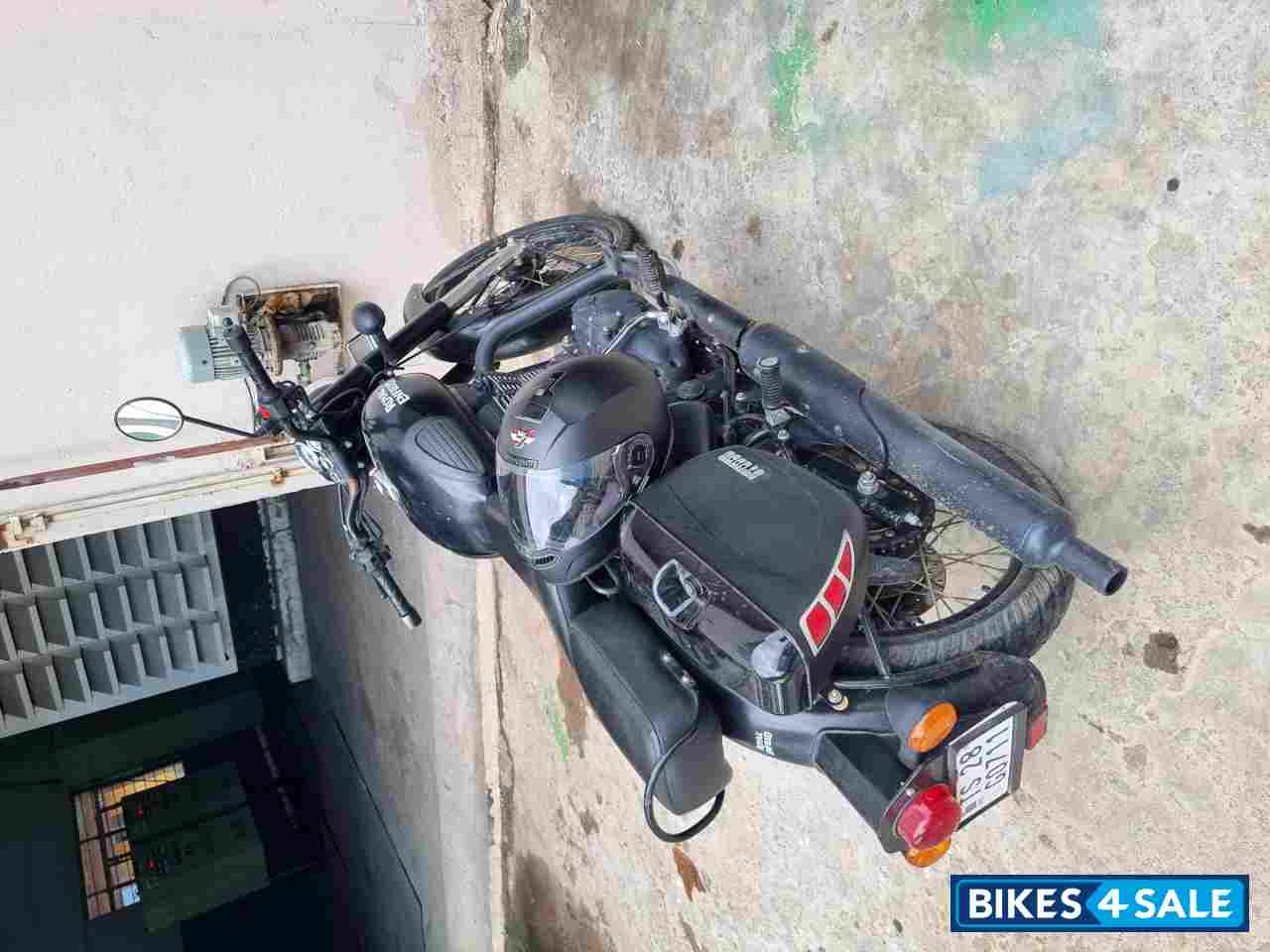 Royal Enfield Classic Stealth Black