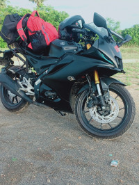 Yamaha R15 V4