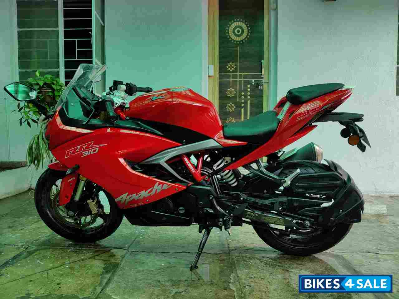 TVS  Apache rr310