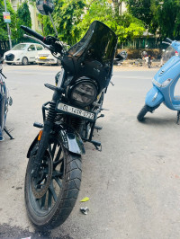 Black/yellow Honda CB350RS