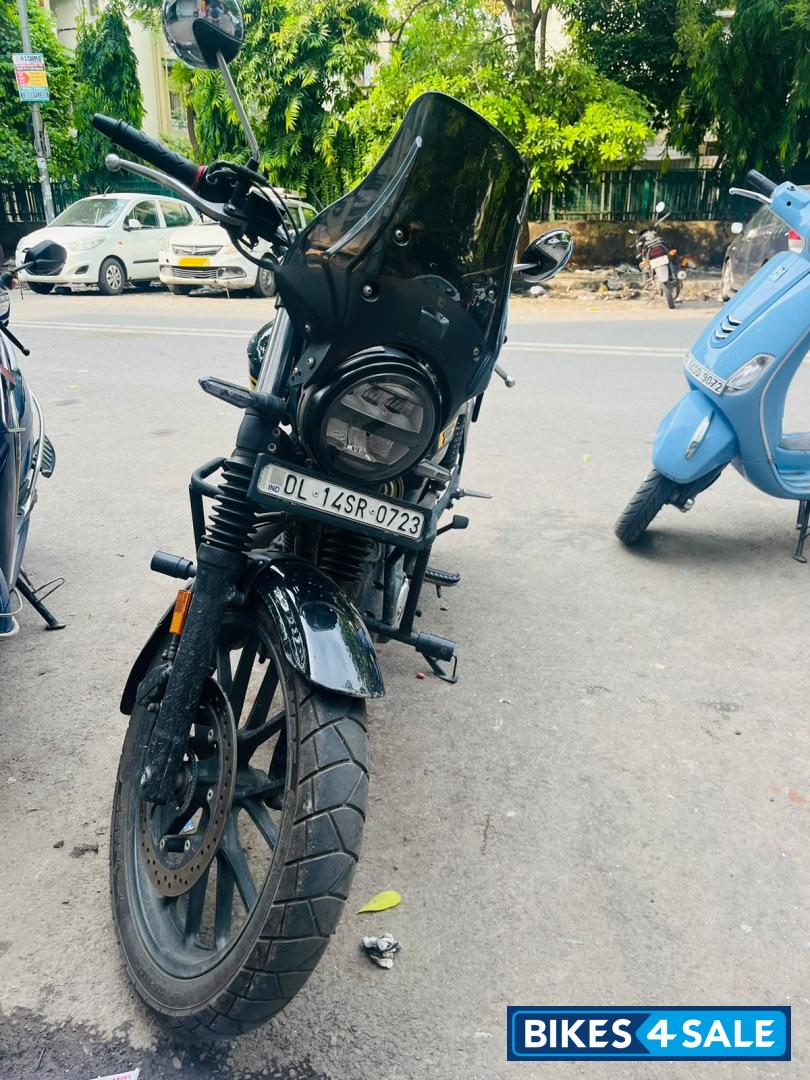 Black/yellow Honda CB350RS