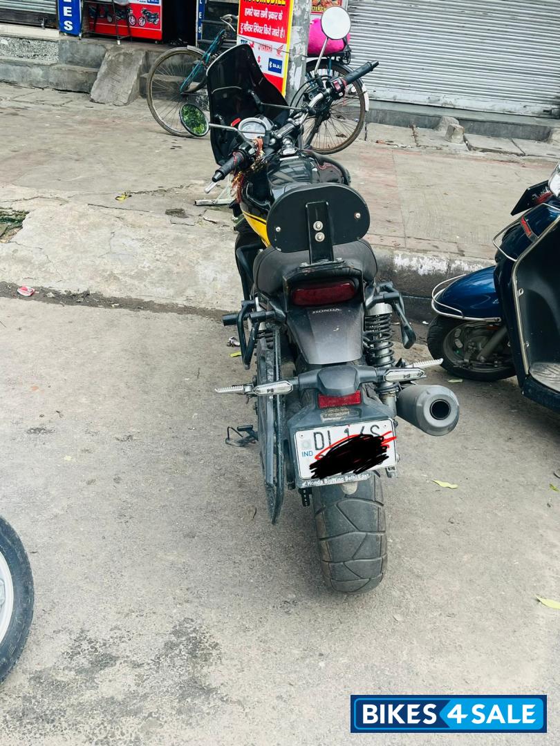 Black/yellow Honda CB350RS