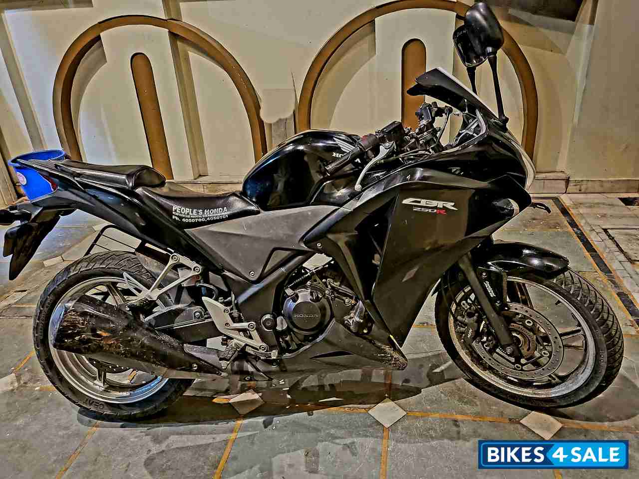 Black Honda CBR 250R ABS