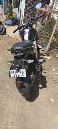 Black TVS Apache RTR 160 4V BS6