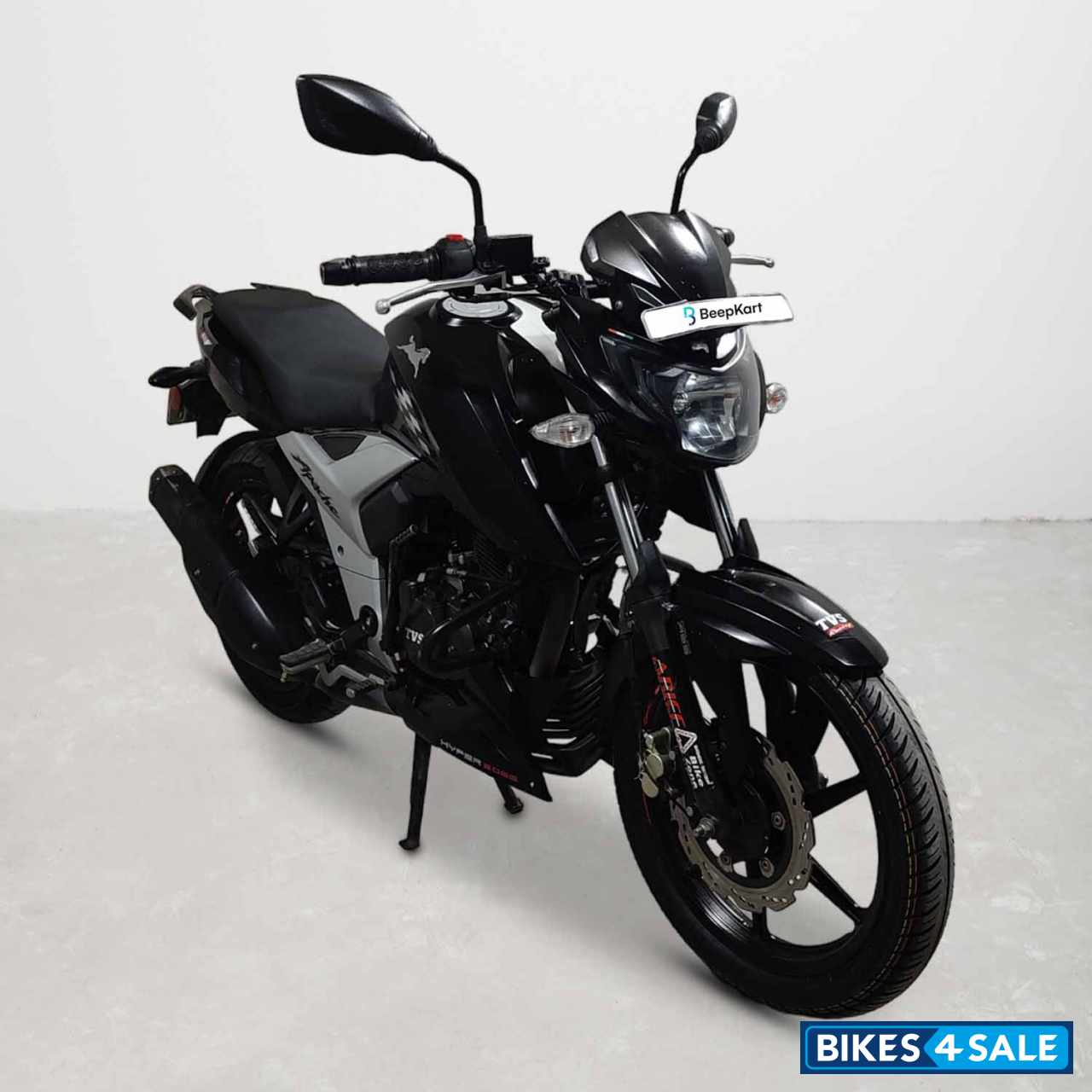 TVS Apache RTR 160 4V