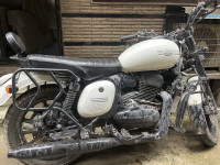 Jawa 42 Dual Channel ABS Sirius White 2022 Model