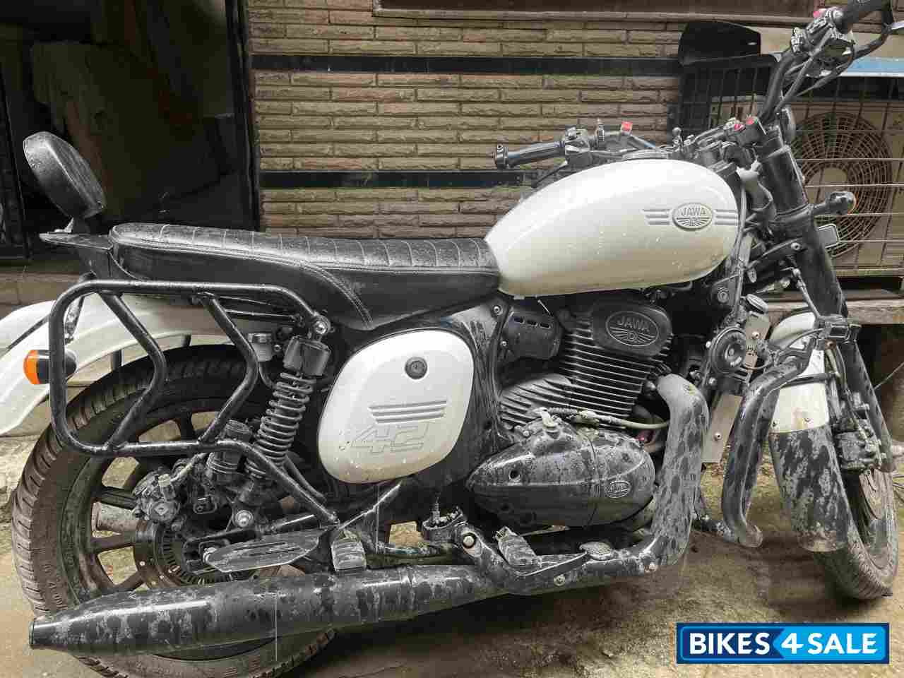 White Jawa 42 Dual Channel ABS Sirius White