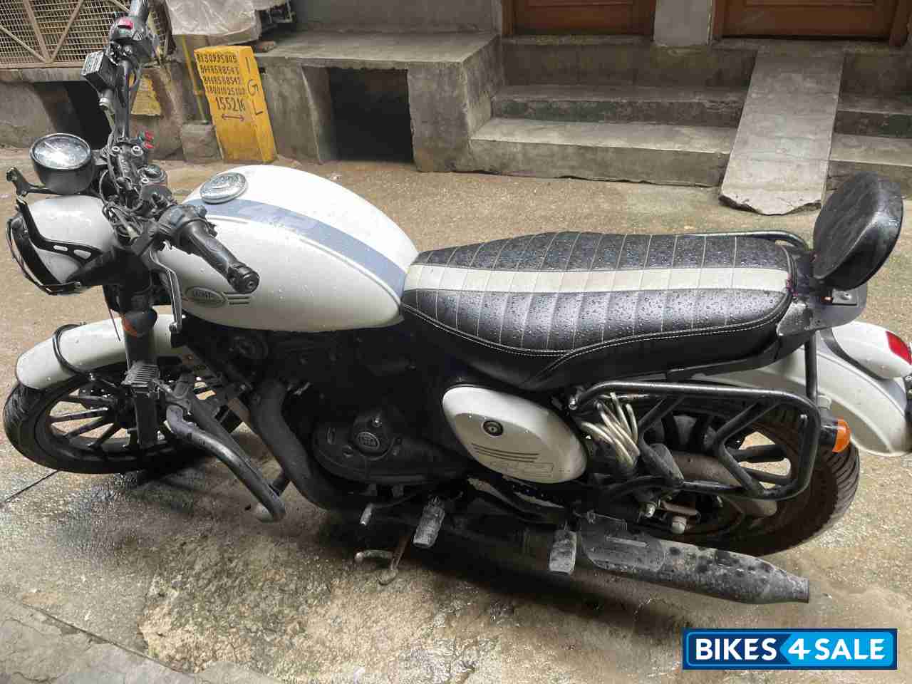 White Jawa 42 Dual Channel ABS Sirius White