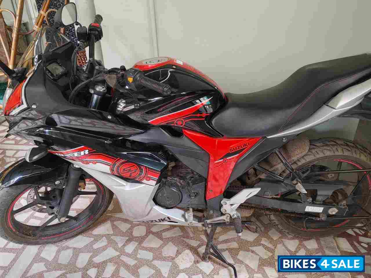 Suzuki Gixxer SF Fi