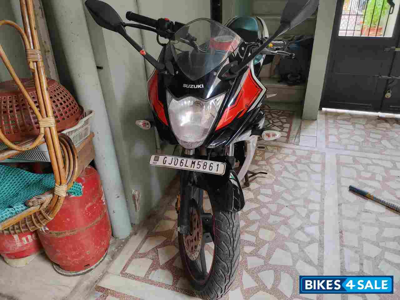 Suzuki Gixxer SF Fi