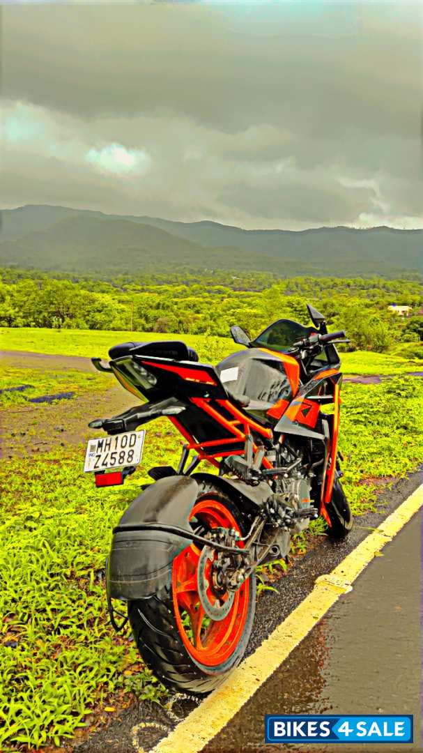 Black Orange KTM RC 200