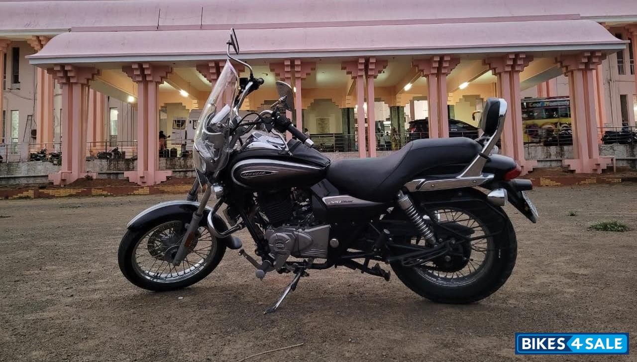 Bajaj Avenger Cruise 220 BS6