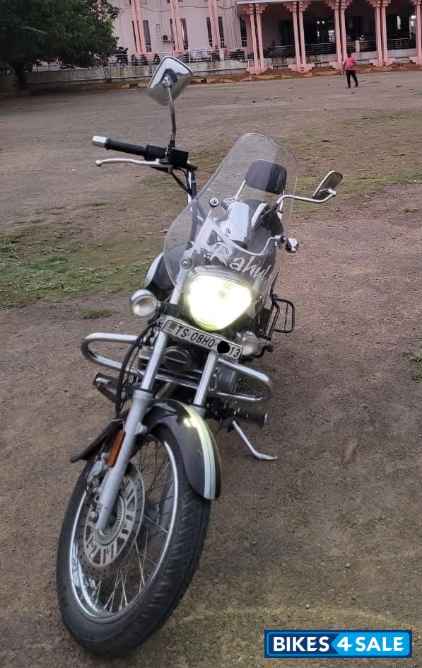 Bajaj Avenger Cruise 220 BS6