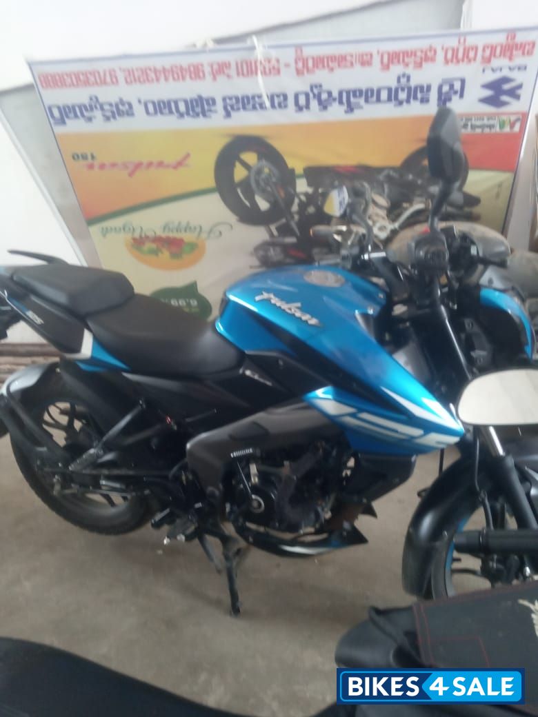 Blue Bajaj Pulsar 125 Neon BS6