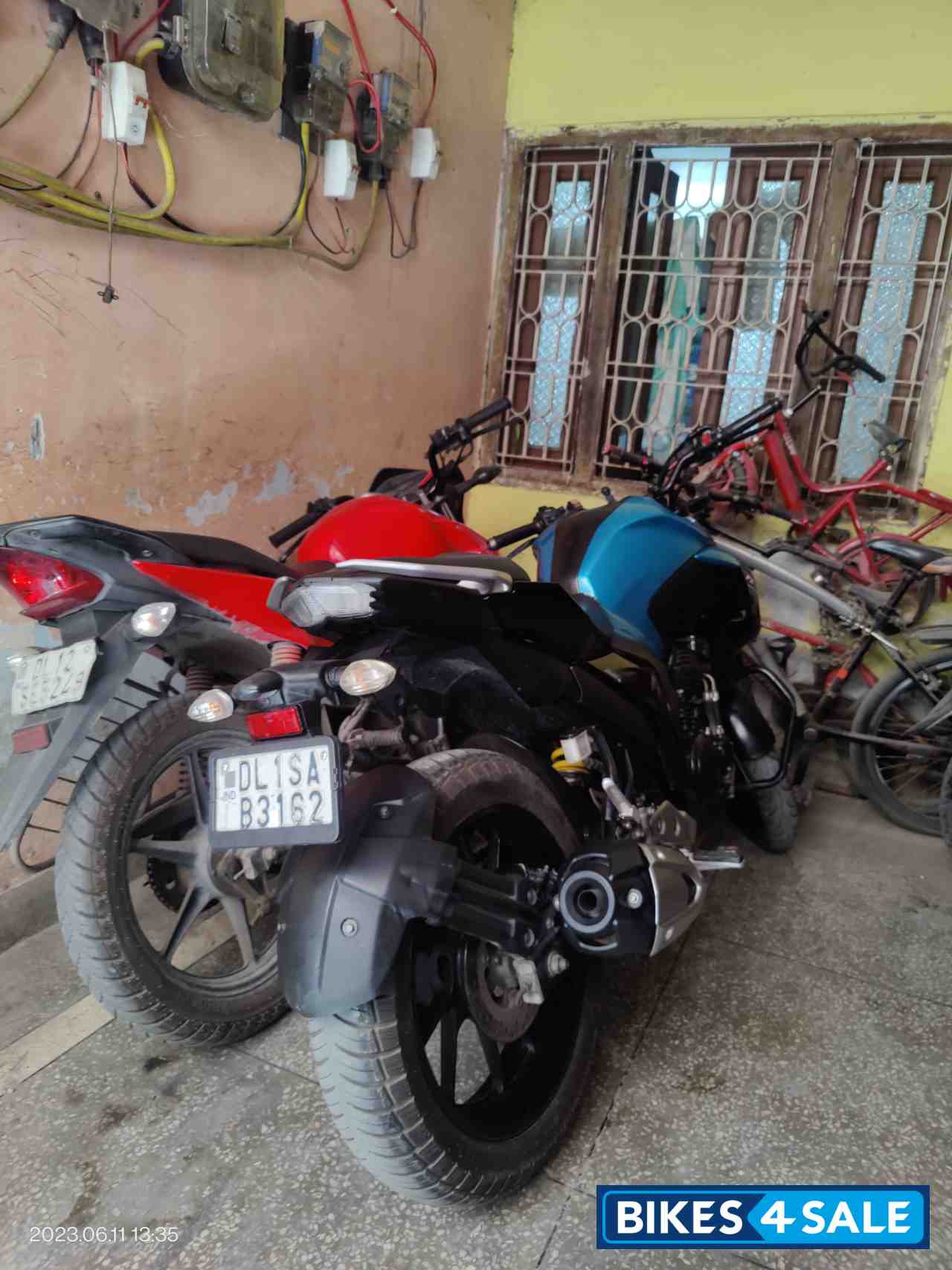 Cyan Metallic Yamaha FZ25 Cyan Metallic Yamaha FZ25