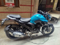 Cyan Metallic Yamaha FZ25