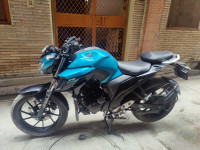 Cyan Metallic Yamaha FZ25
