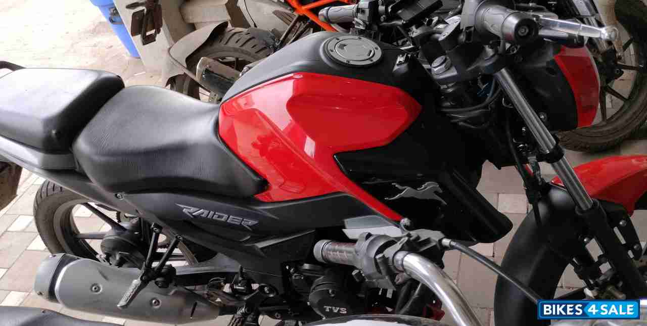 Striking Red TVS Raider 125