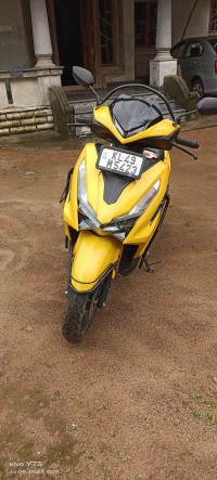 Mat Yellow Honda Grazia 125 BS6