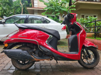 Red Yamaha Fascino 125 Fi Hybrid