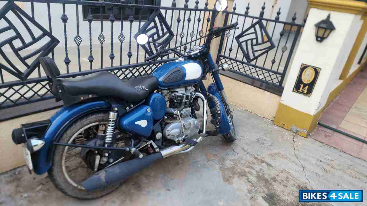 Logoon Blue Royal Enfield Classic 350