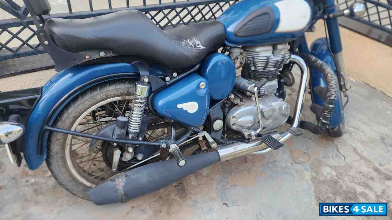 Logoon Blue Royal Enfield Classic 350