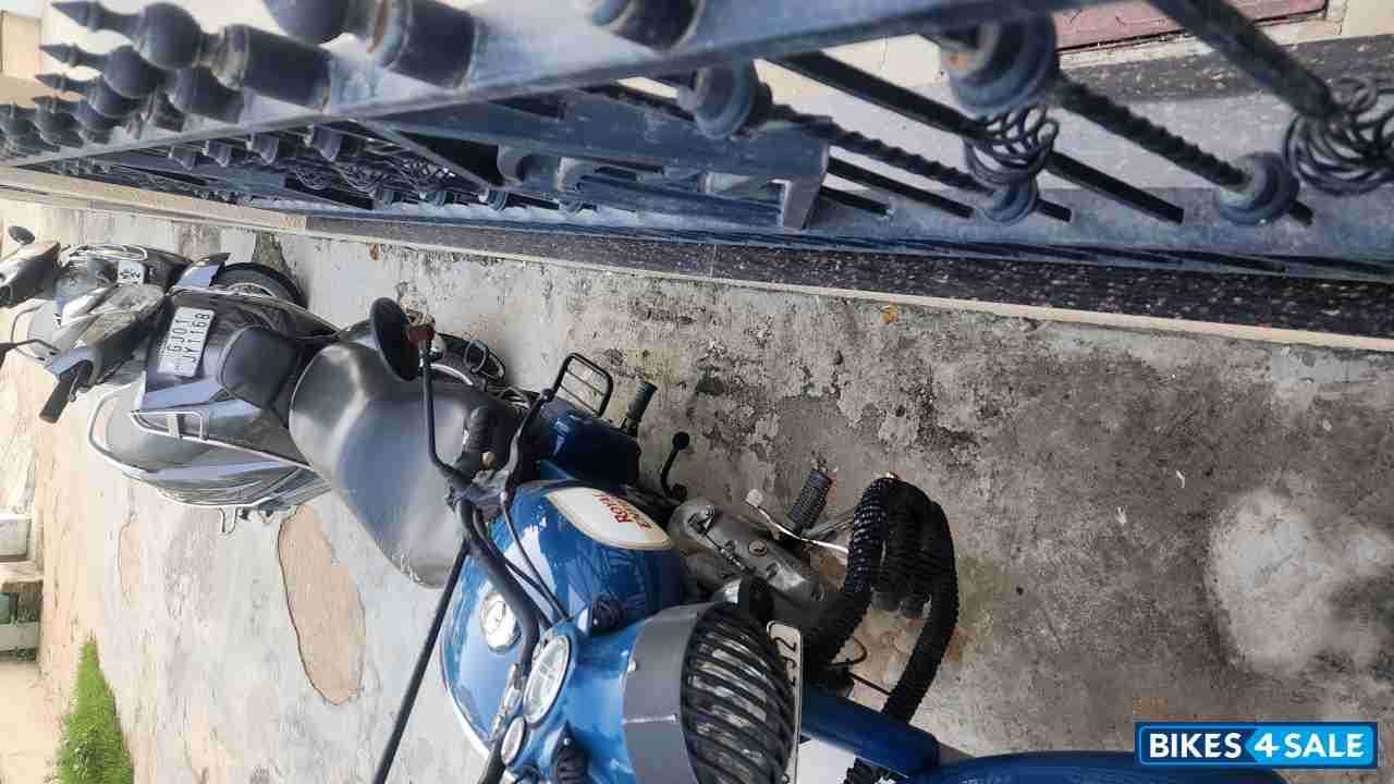 Logoon Blue Royal Enfield Classic 350