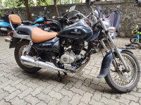 Black Bajaj Avenger 220 DTS-i