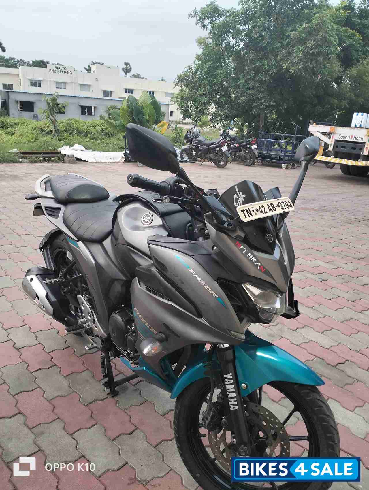 Cyan Blue Yamaha Fazer 25