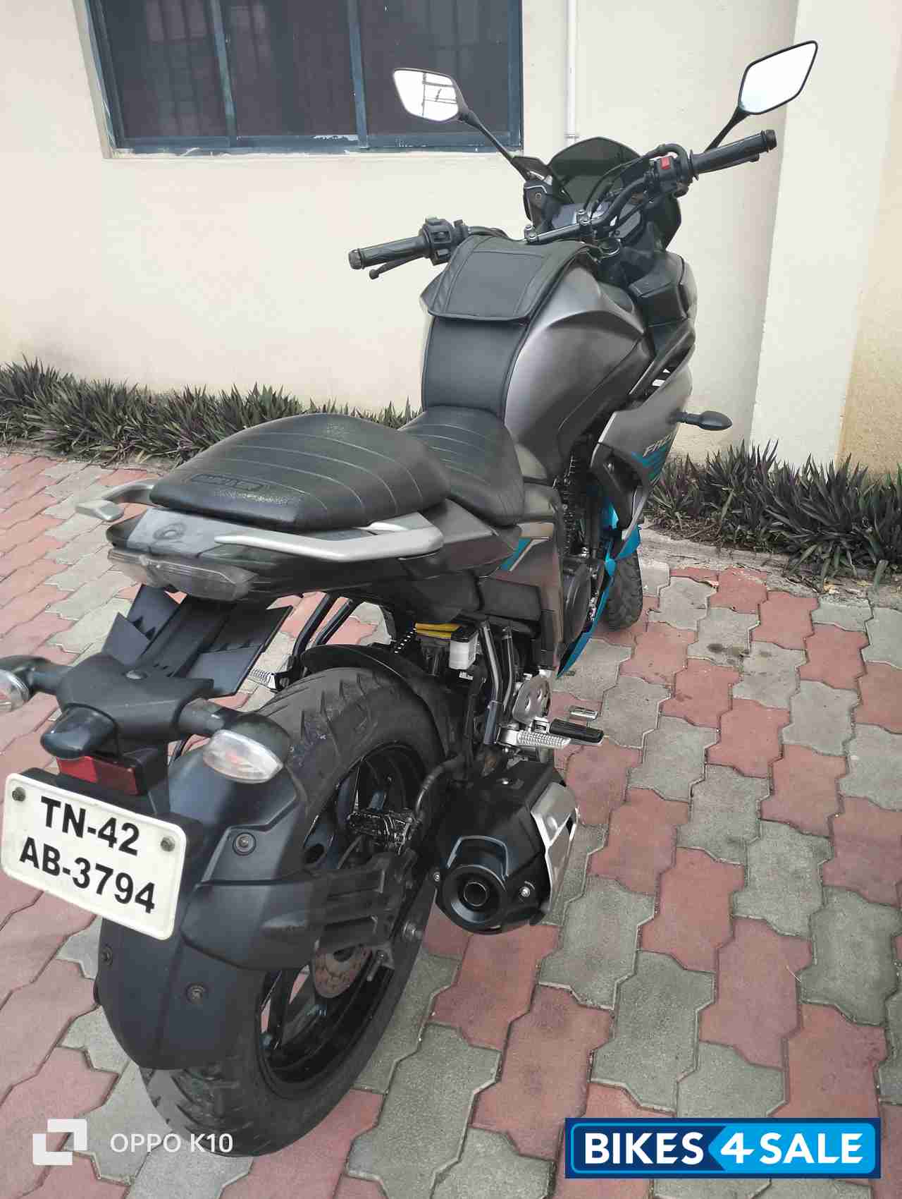 Cyan Blue Yamaha Fazer 25