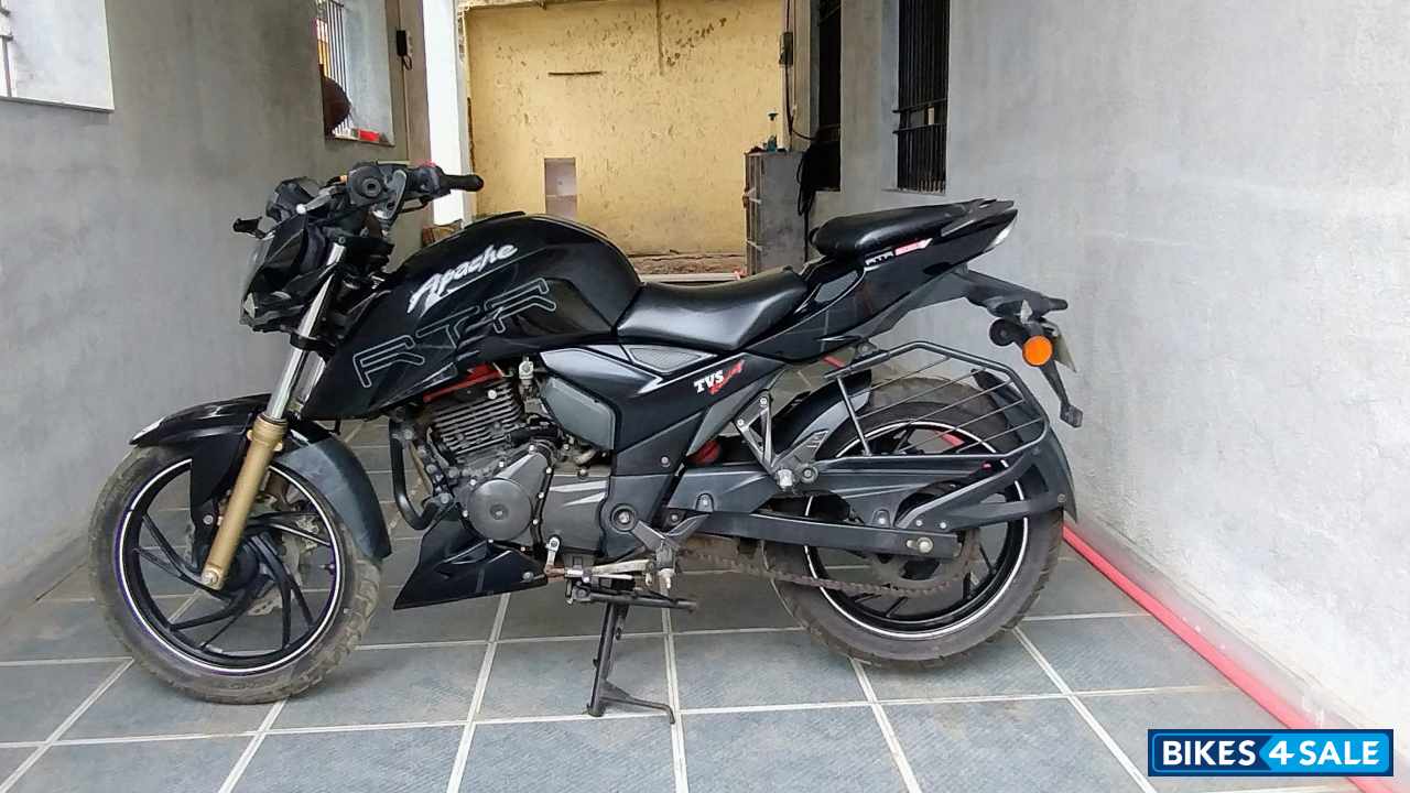 Black TVS Apache RTR 200 4V