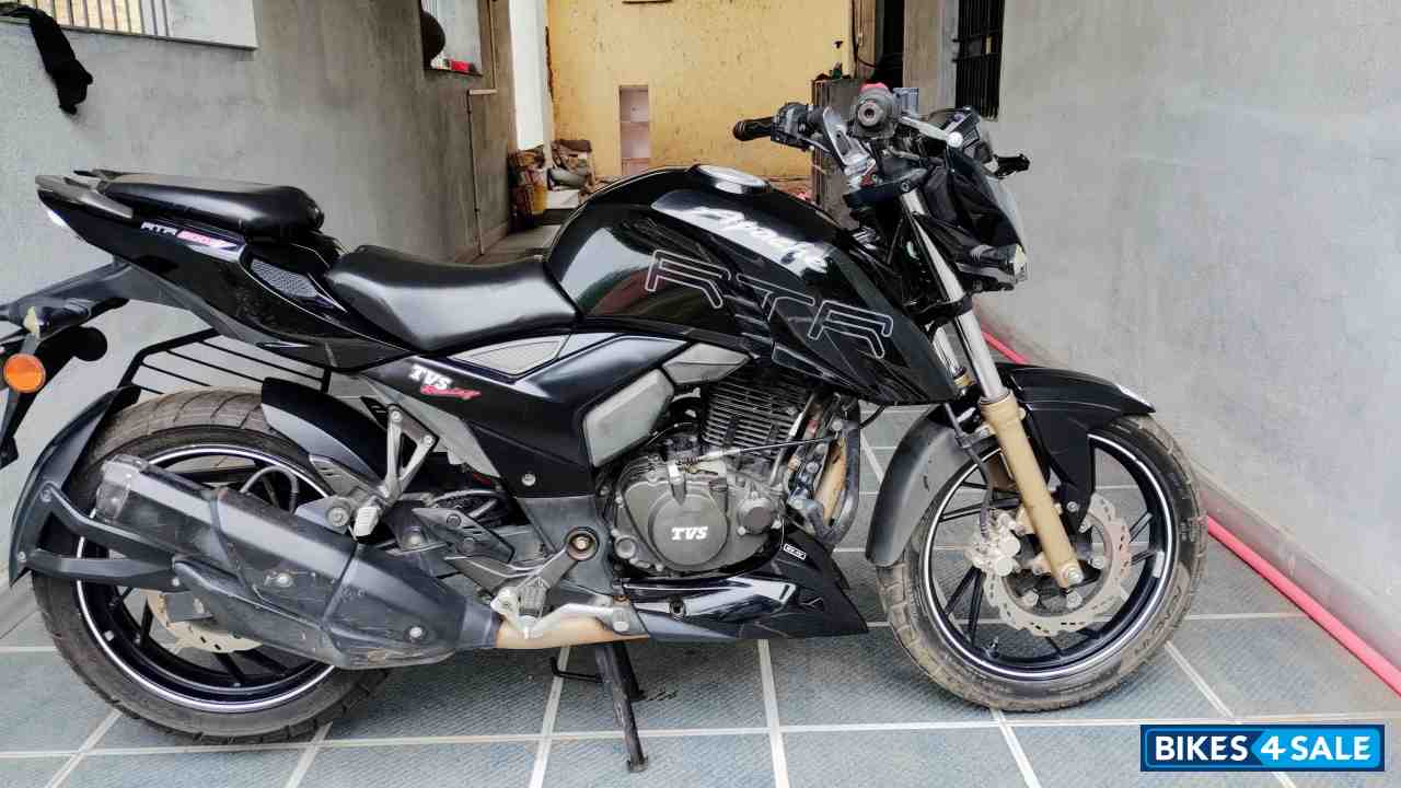 Black TVS Apache RTR 200 4V