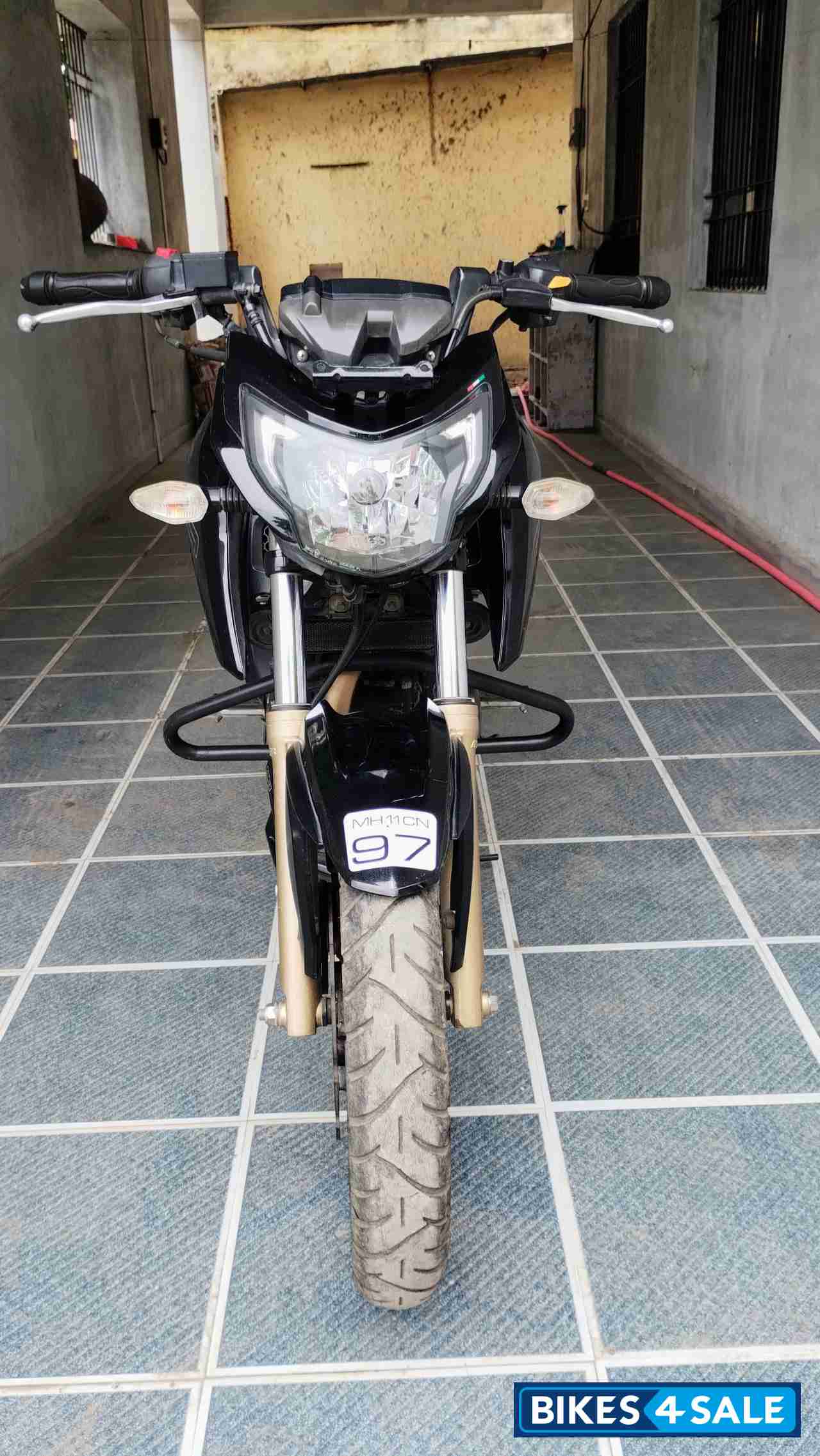 Black TVS Apache RTR 200 4V