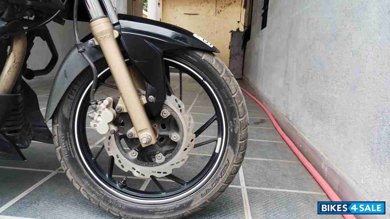 Black TVS Apache RTR 200 4V