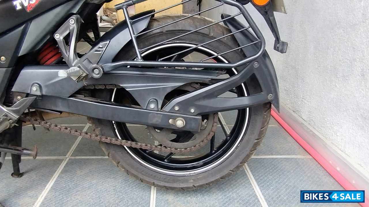 Black TVS Apache RTR 200 4V