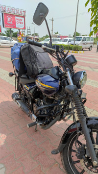Blue Bajaj Avenger Street 150