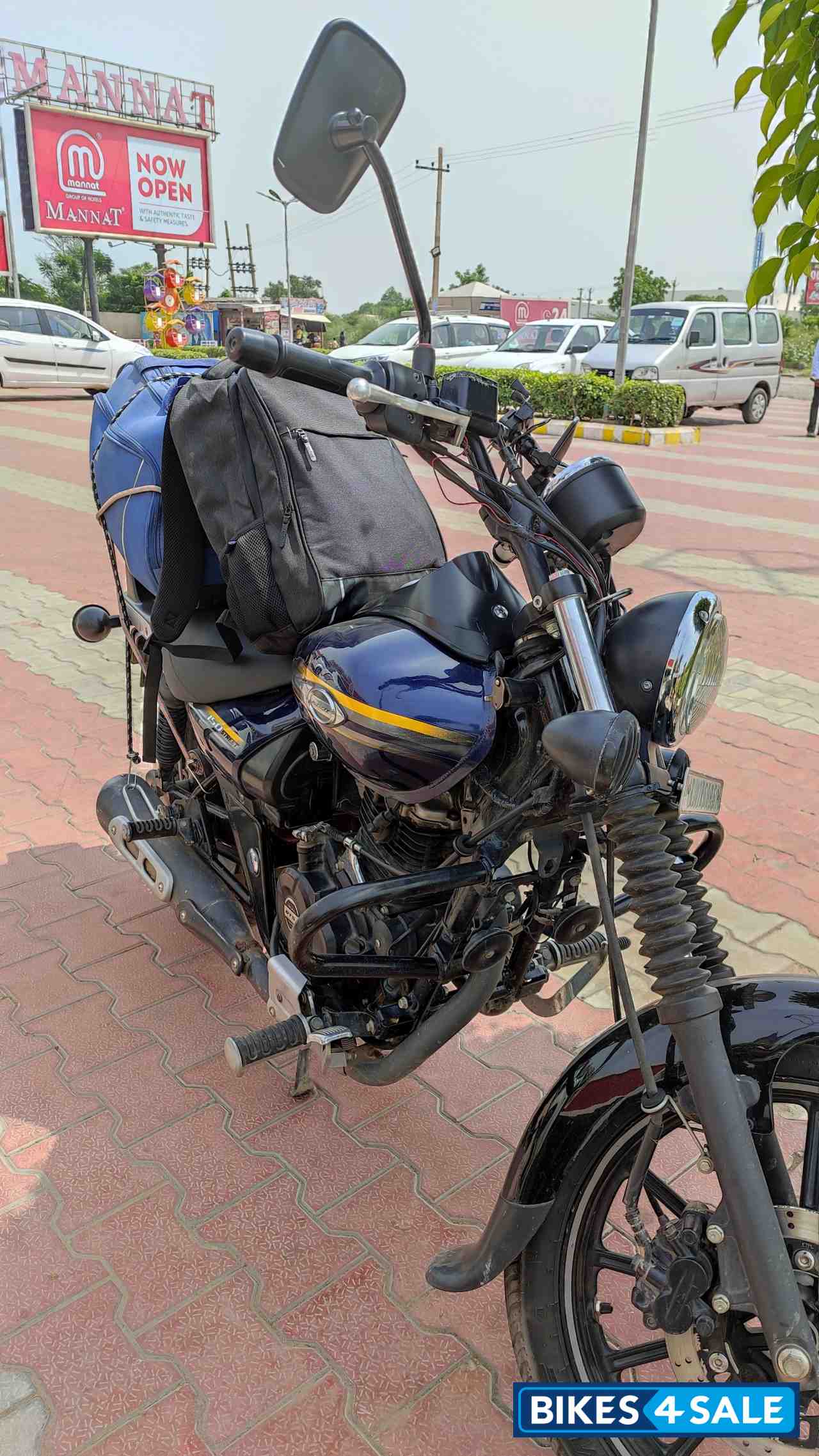 Blue Bajaj Avenger Street 150