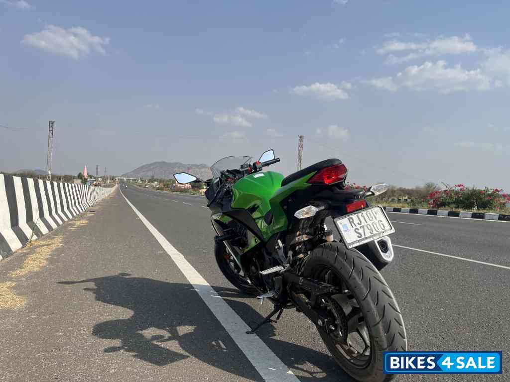 Green Kawasaki Ninja 300 BS6 2022