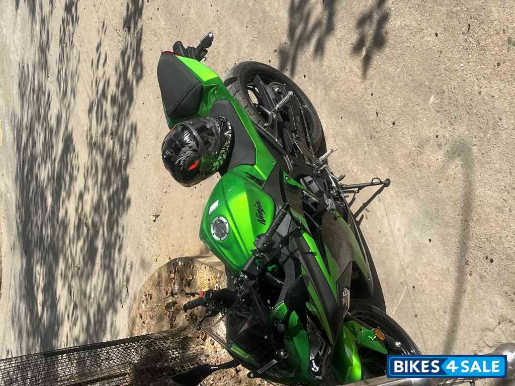 Green Kawasaki Ninja 300 BS6 2022