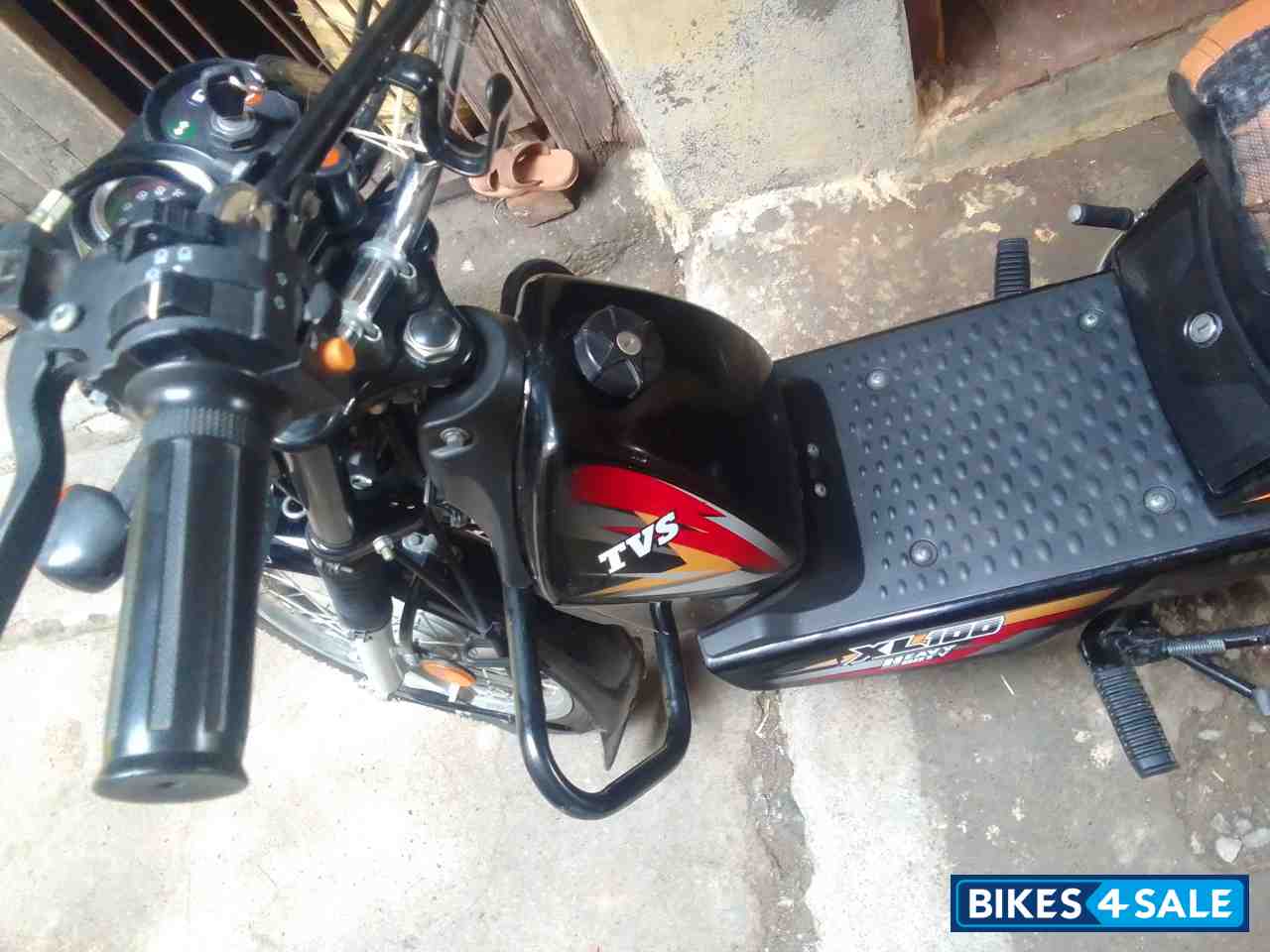 TVS XL 100 Heavy Duty